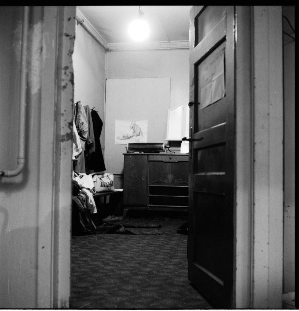 M 1971 00 00 lomholt the trans quiet dressingroom 027