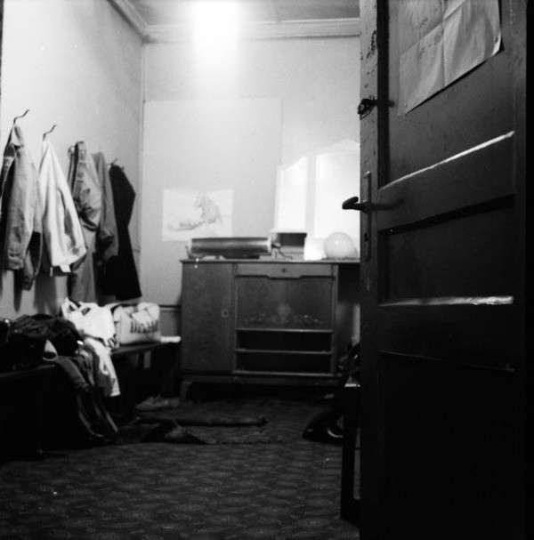 M 1971 00 00 lomholt the trans quiet dressingroom 028